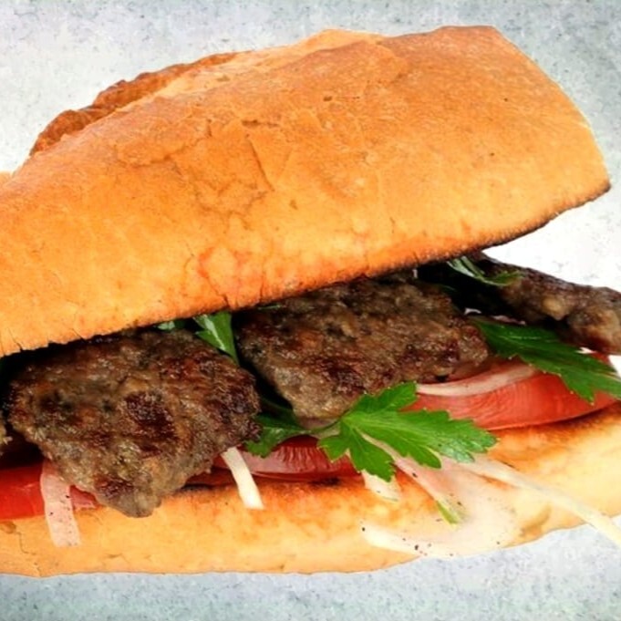 Üç Parça Köfte