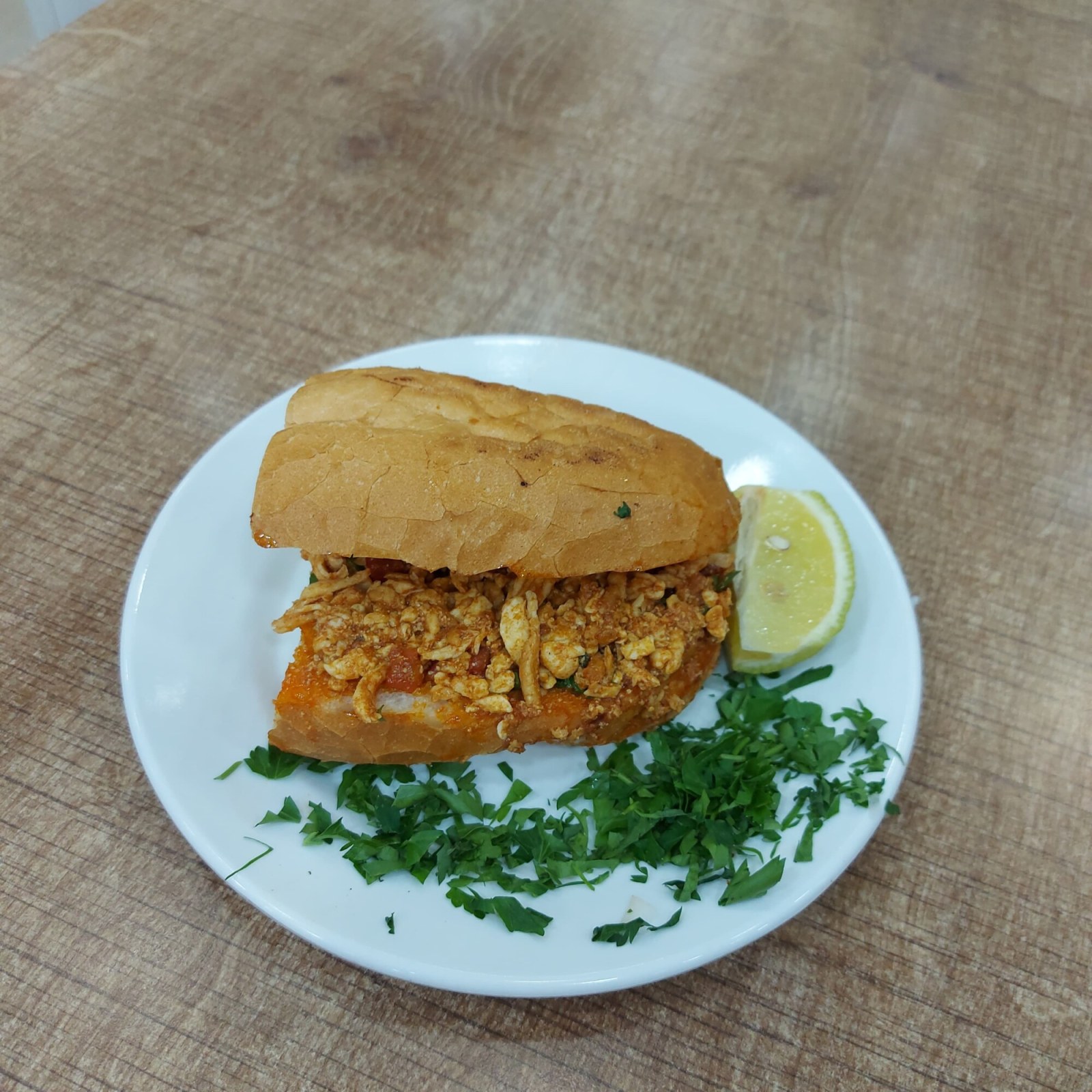 Çeyrek Ekmek Arası Tavuk Tantuni