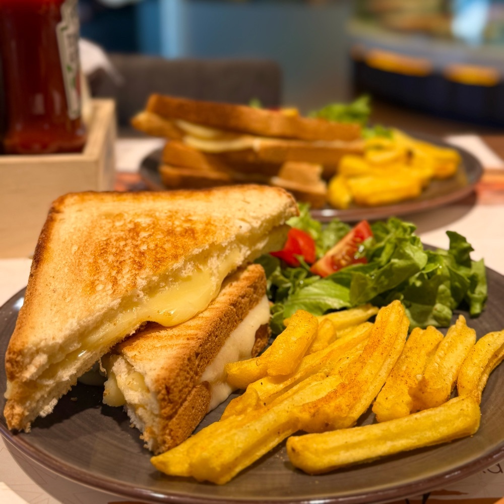 Çift Kaşarlı Tost