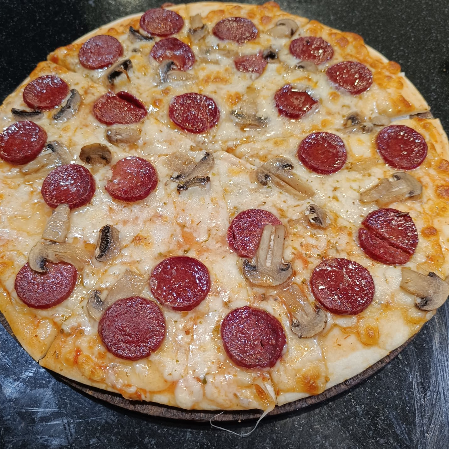Sucuklu Mantarlı Pizza (Orta)