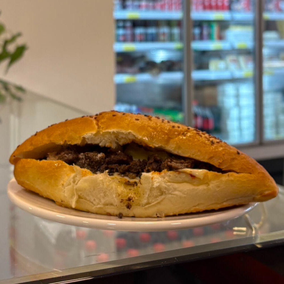 Kavurmalı Kaşarlı Tost