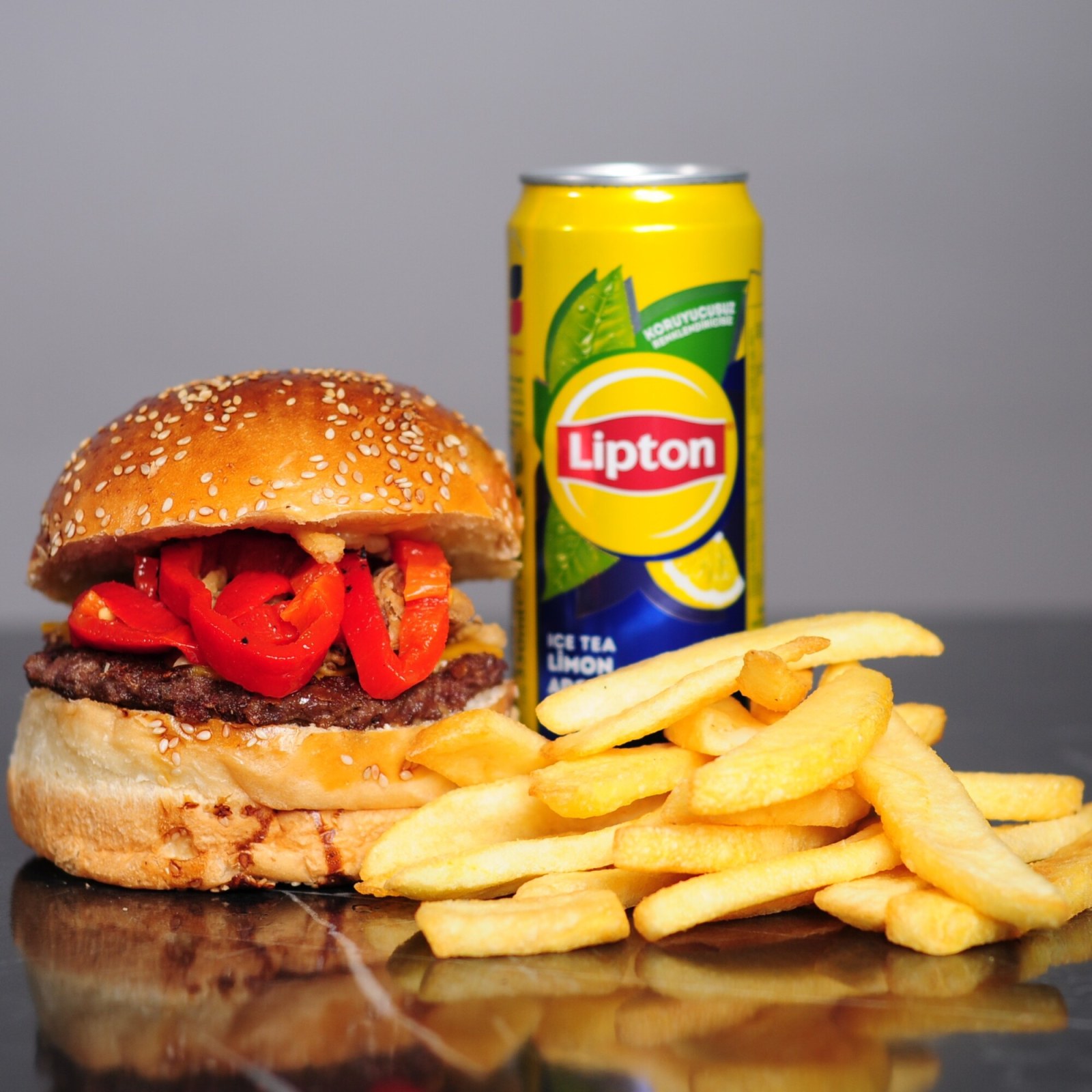 Közlenmiş Sebze Burger Menü