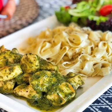 Pesto Soslu Tavuk