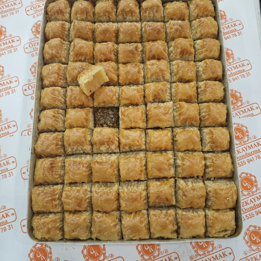 Cevizli Baklava (1 Kg)