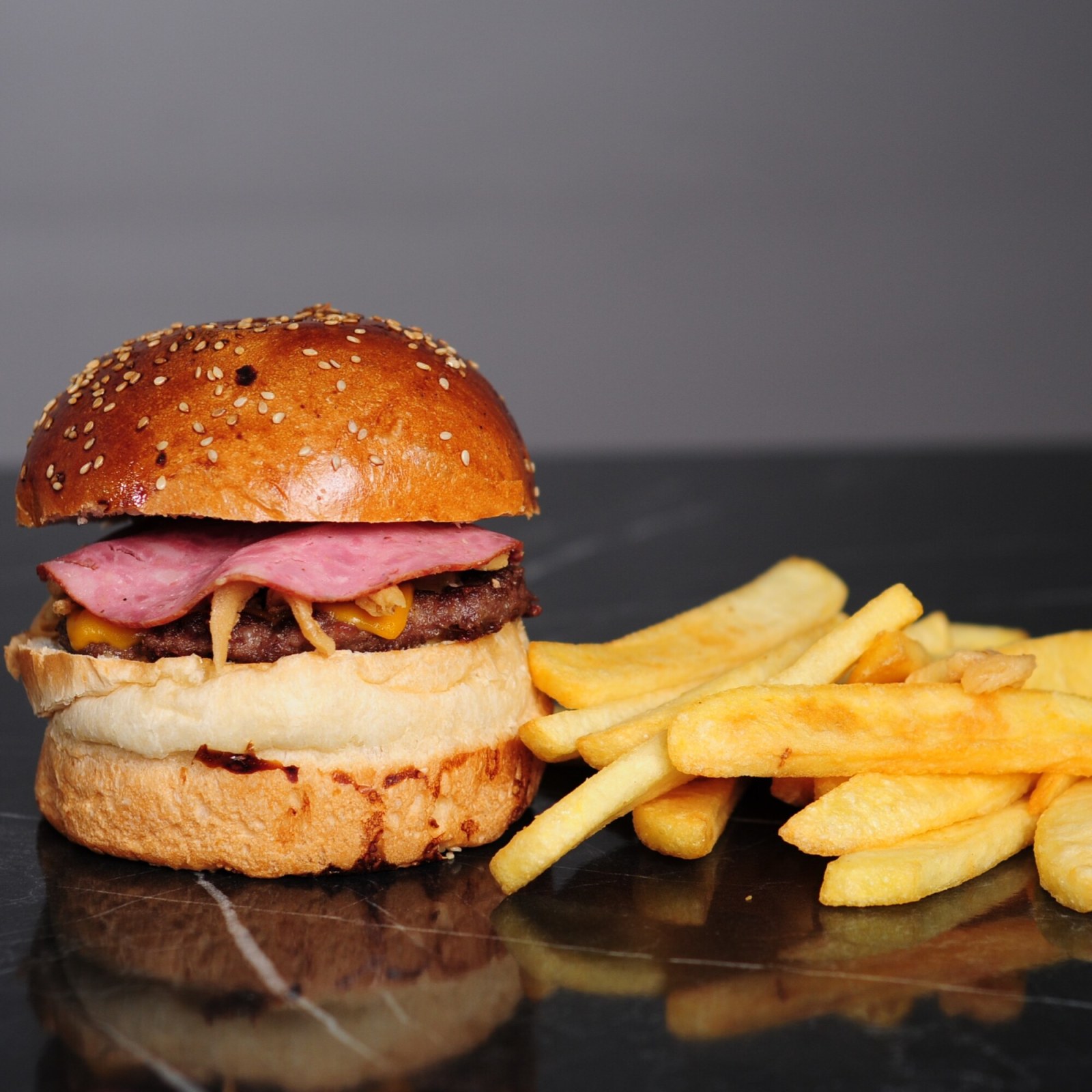 Dana Füme Burger + Patates