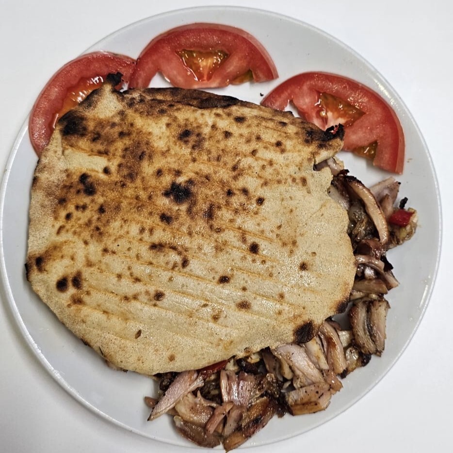 Odun Ateşinde Tombik Tavuk Döner Eski usül.(80 gr)