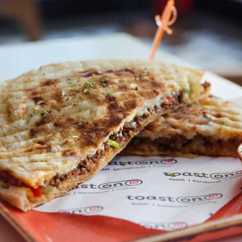 Kıymalı Bazlama Tost