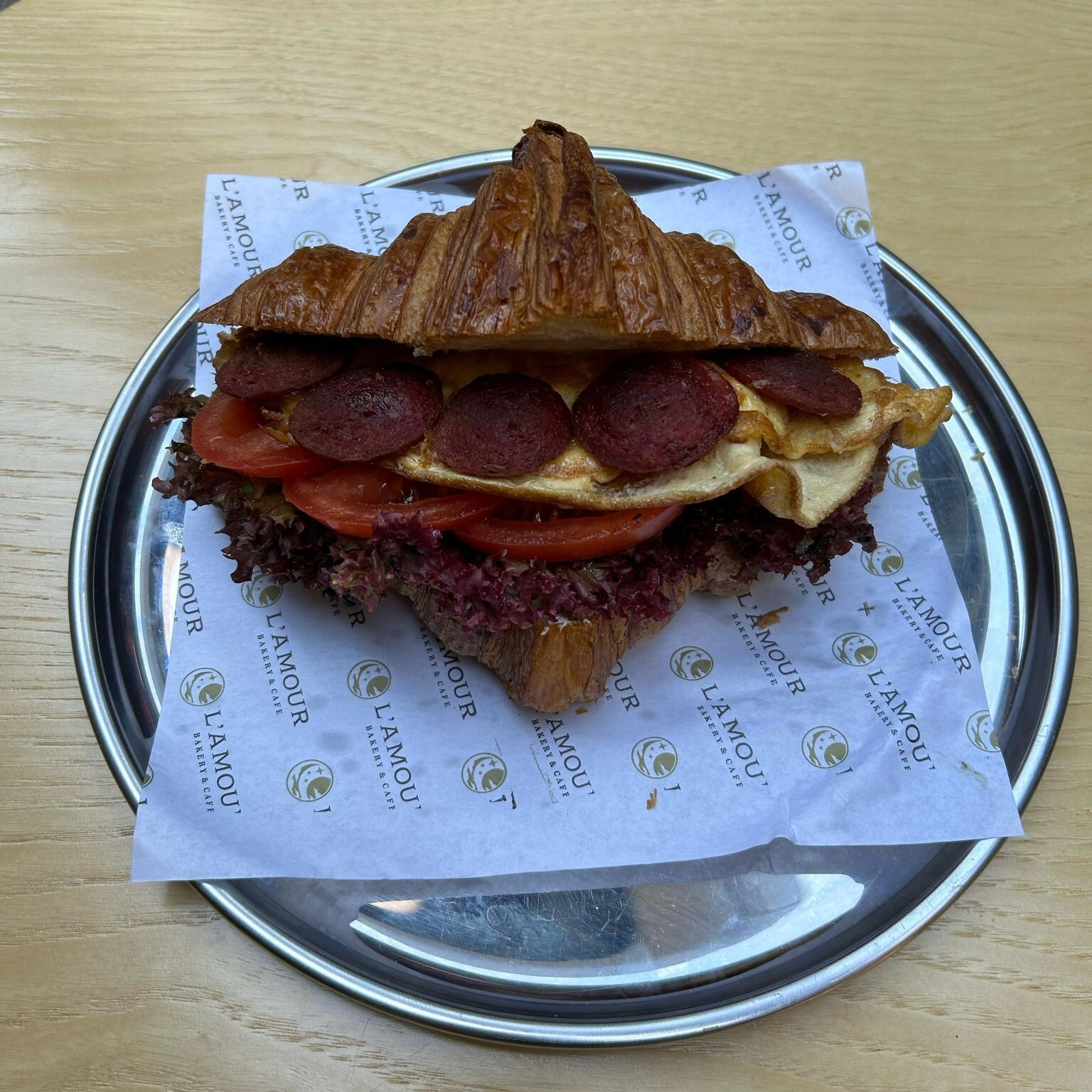 Sucuklu Yumurtalı Kruvasan