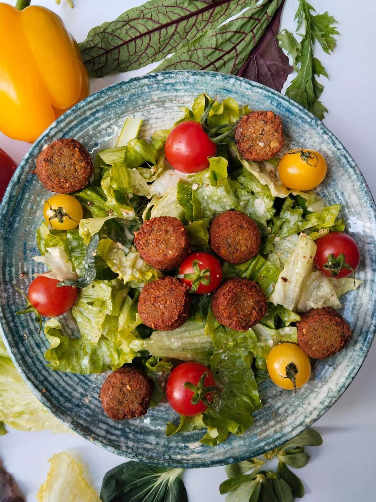 Falafel Salata (440 kalori)