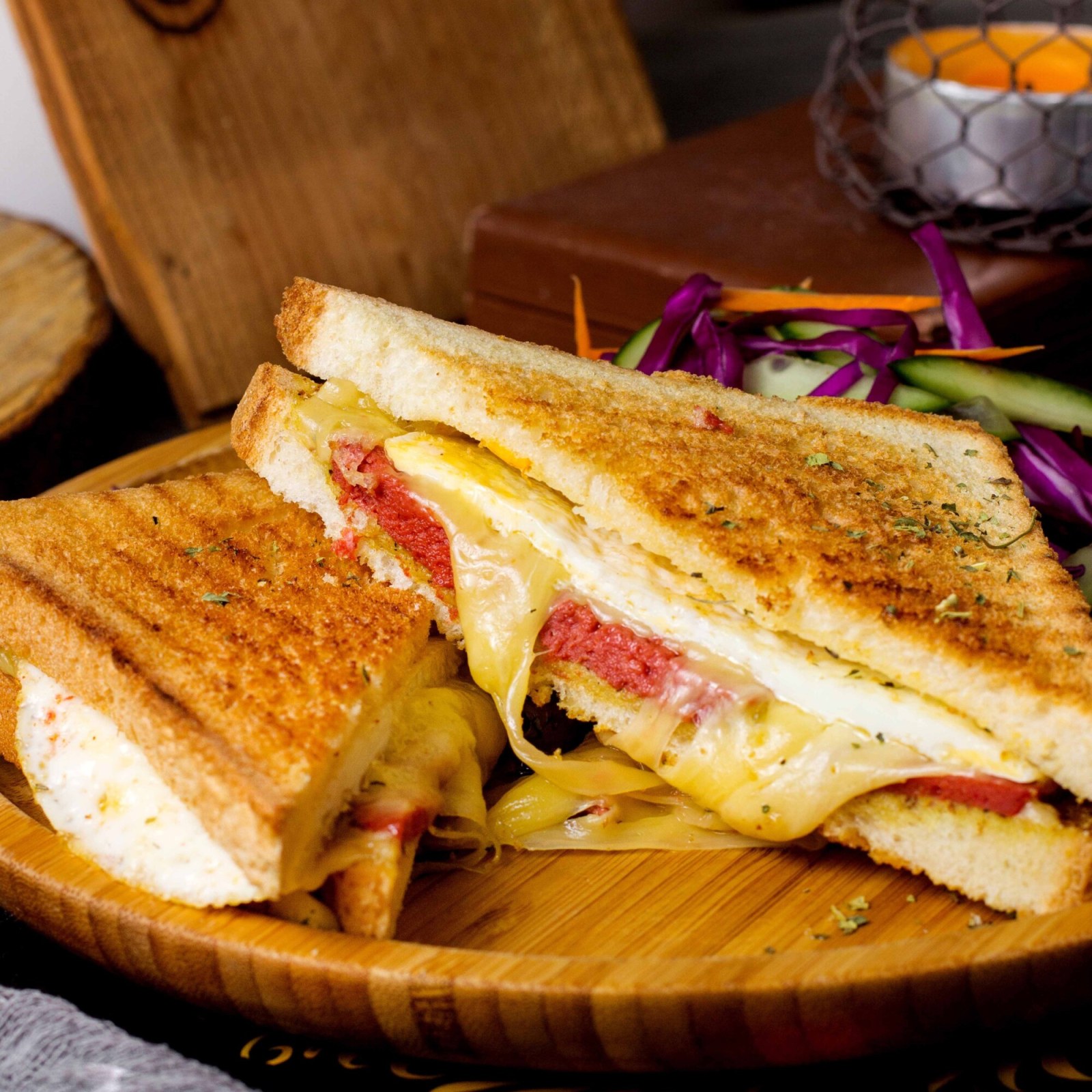 Kaşarlı, Sucuklu Tost