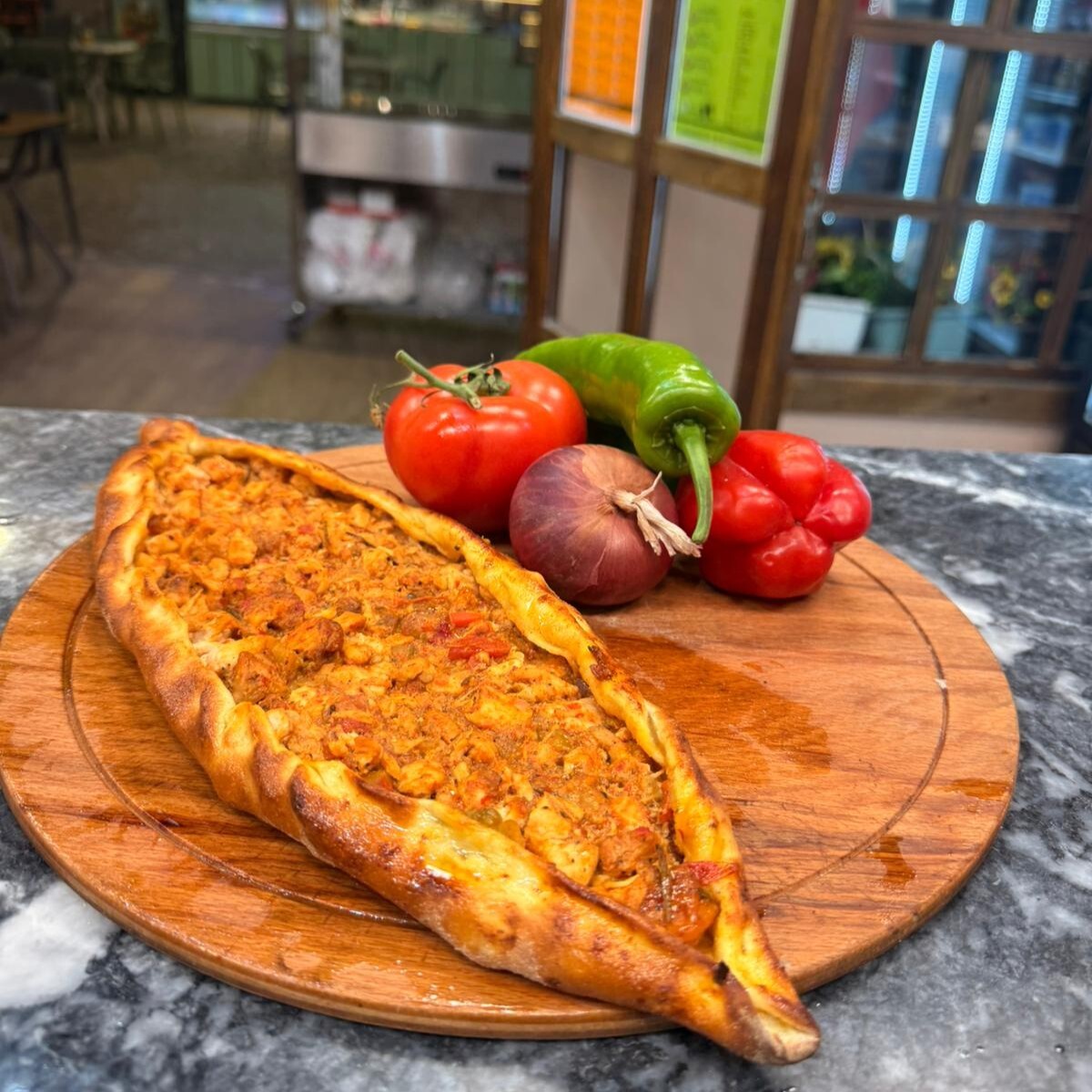 Tavuklu Pide