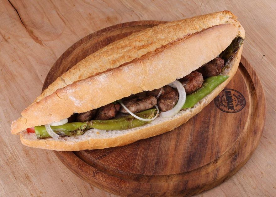 Tam Ekmek Arası Köfte