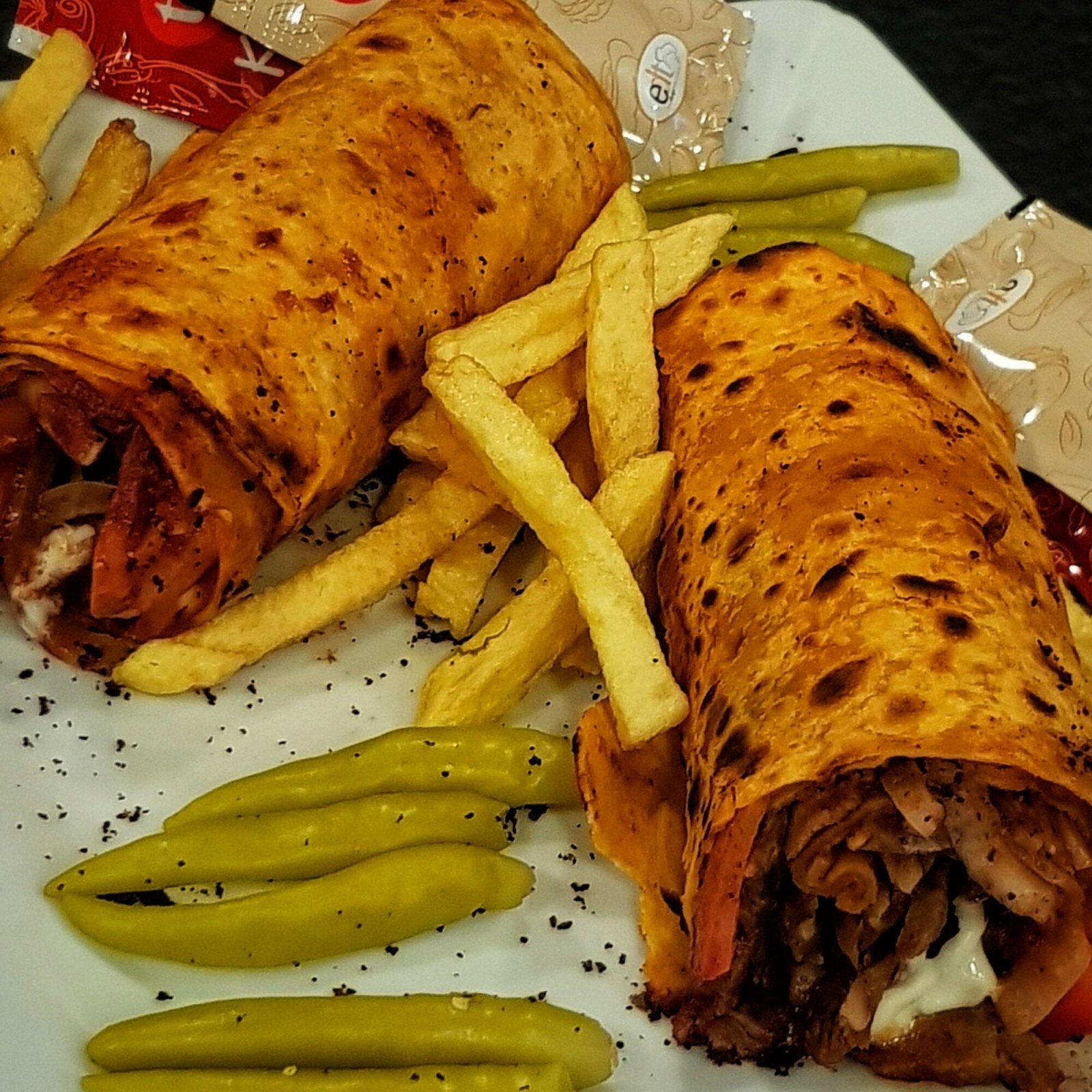 Acılı Psikopat Tavuk Döner