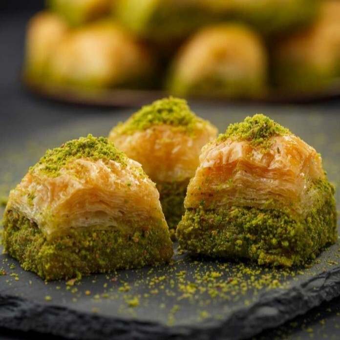 Fıstıklı Baklava (1 kg)