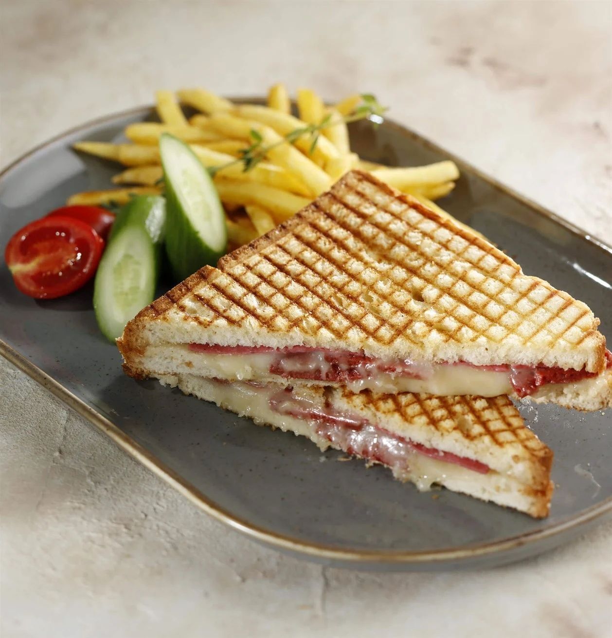 Pastırmalı Kaşarlı tost