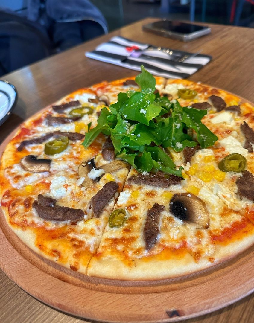 Biftekli Pizza