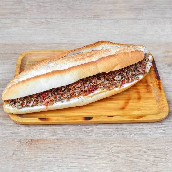 Tam Ekmek Arası Sebzeli Kokoreç