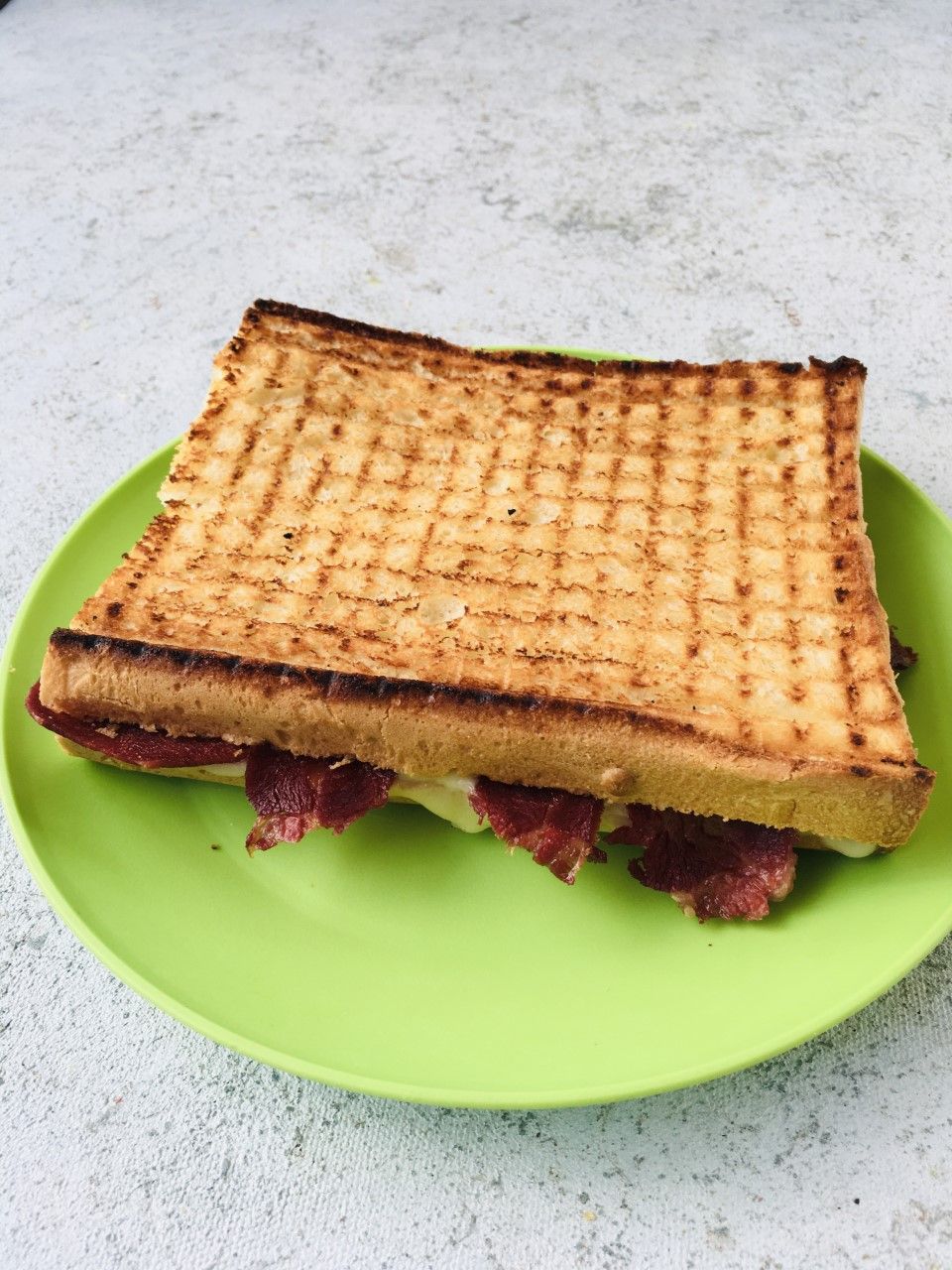 Sucuklu Kaşarlı Tost