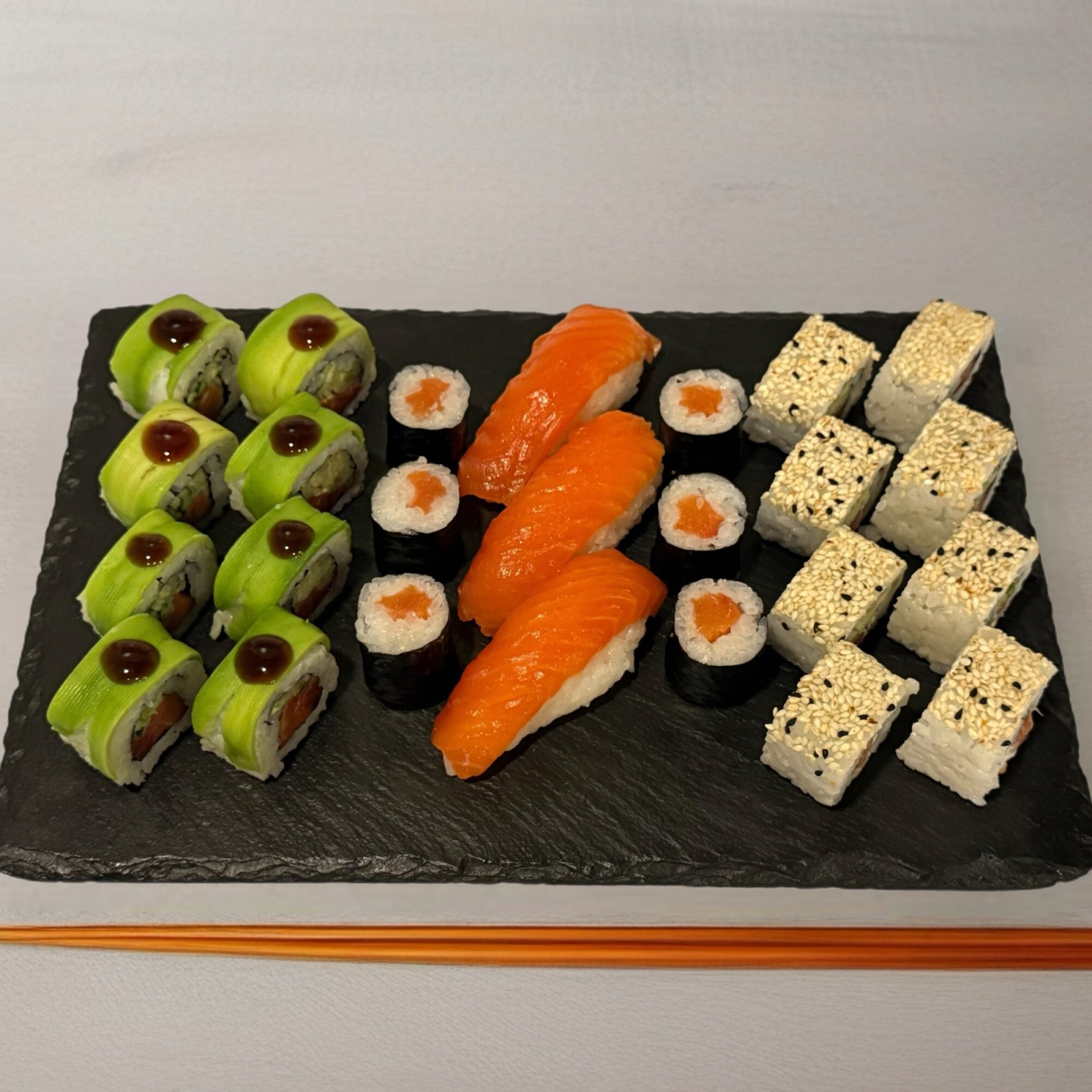 Salmon Lover (25 pcs.)