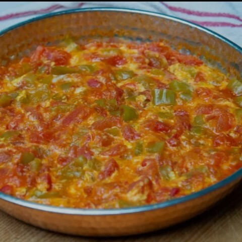 Kaşarlı Yumurta Menemen