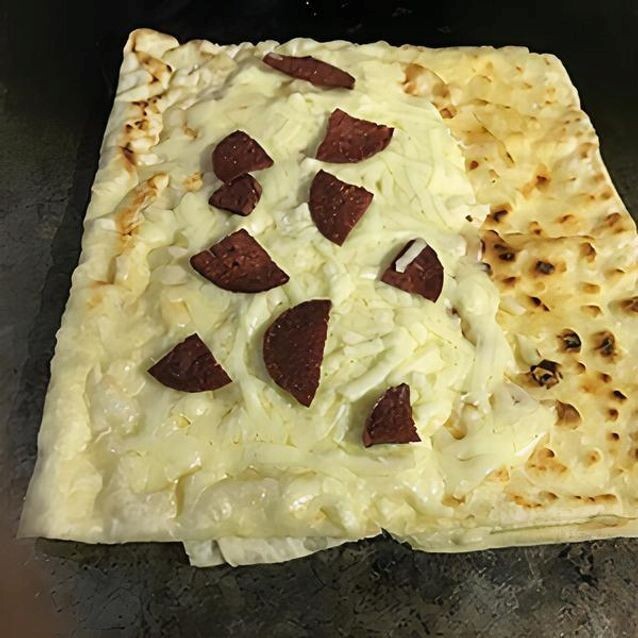 Gözleme Arası Sucuk & Kaşar Peyniri