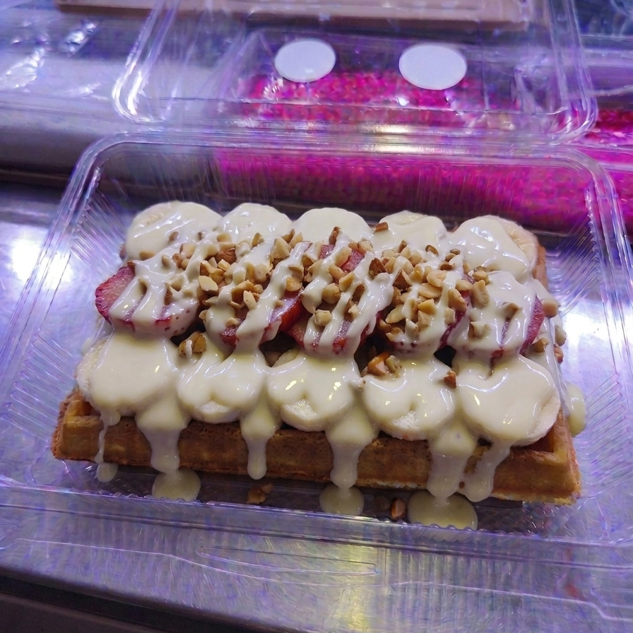 Beyaz Çikolatalı Waffle (Büyük Hamur)