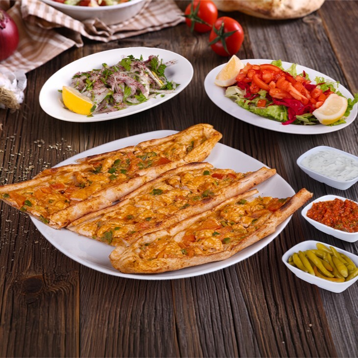Tavuk Kuşbaşı Pide