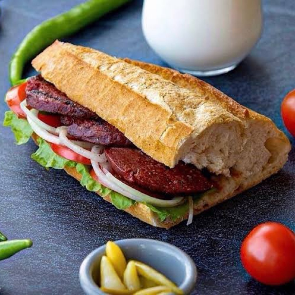 Tam Ekmek Arası Izgara Dana Sucuk
