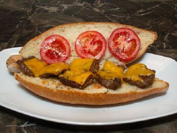 Ekmek Arası Cheddarlı Izgara Köfte