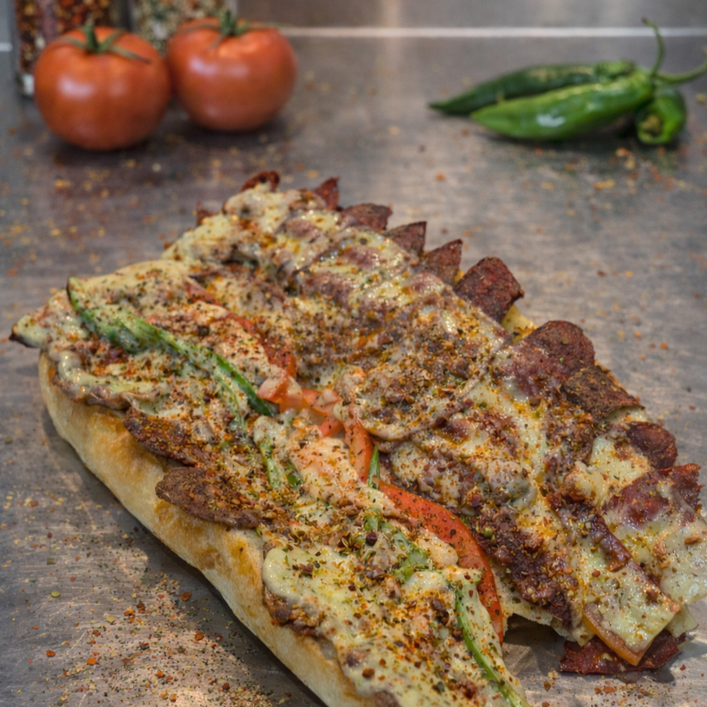 Tam Ekmek Kaşarlı Köfte Sucuk Mix