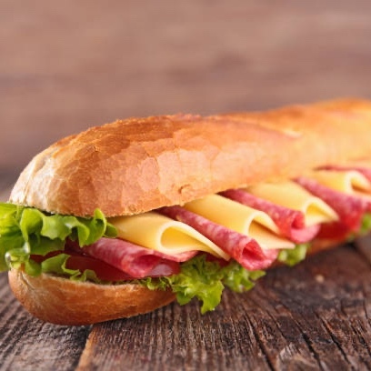 Dana Macar Salamlı Sandwich