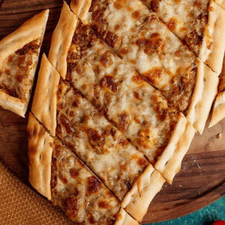 Kıymalı Kaşarlı Pide +coca cola 330ml