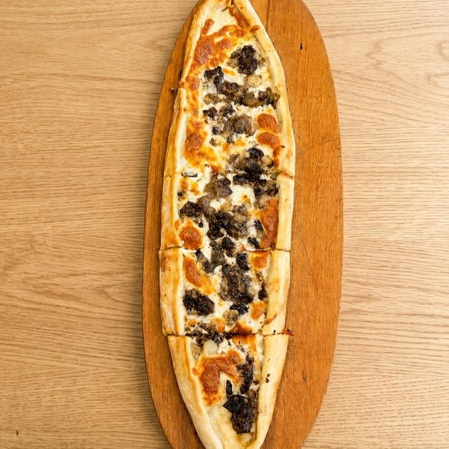 Kavurmalı Kaşarlı Pide
