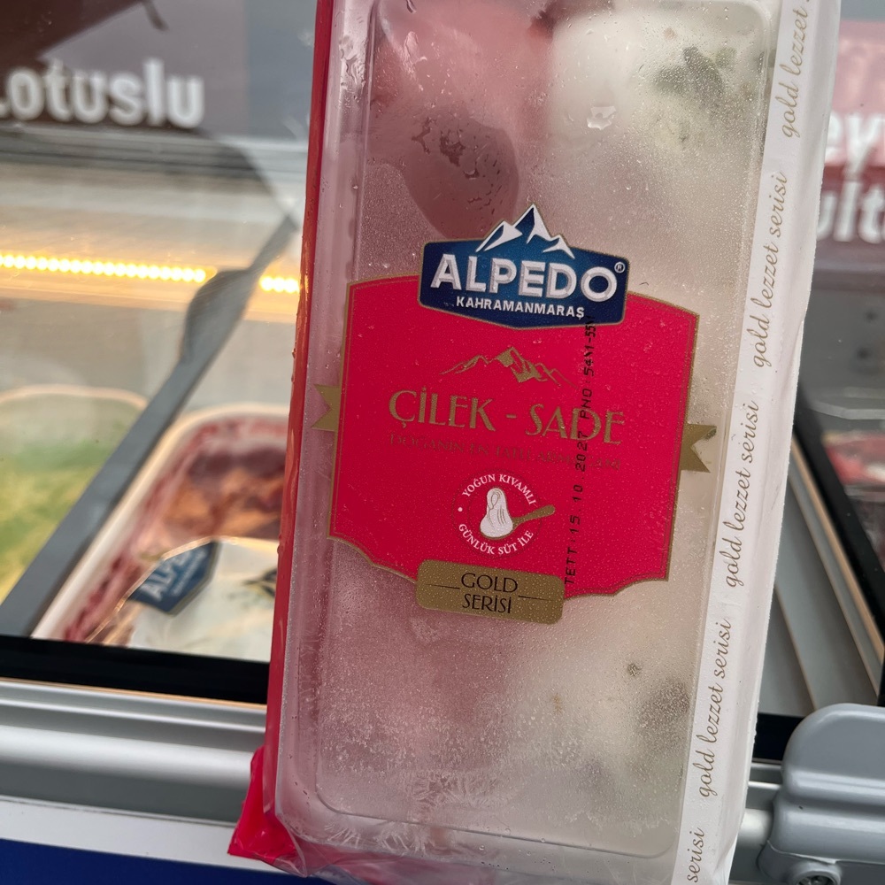 Alpedo Çilekli Sade Dondurma