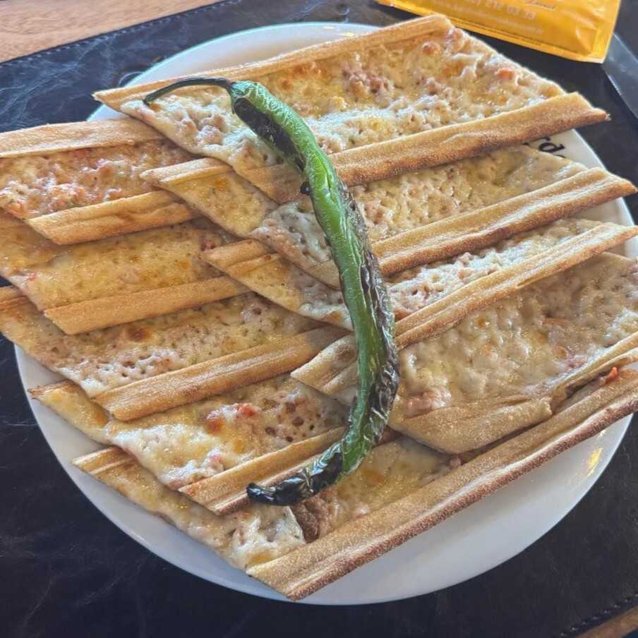 Peynirli Pide