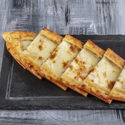 Kaşarlı Pide