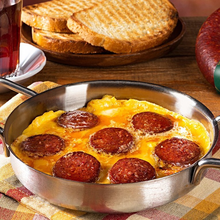 Sahanda Sucuklu Yumurta