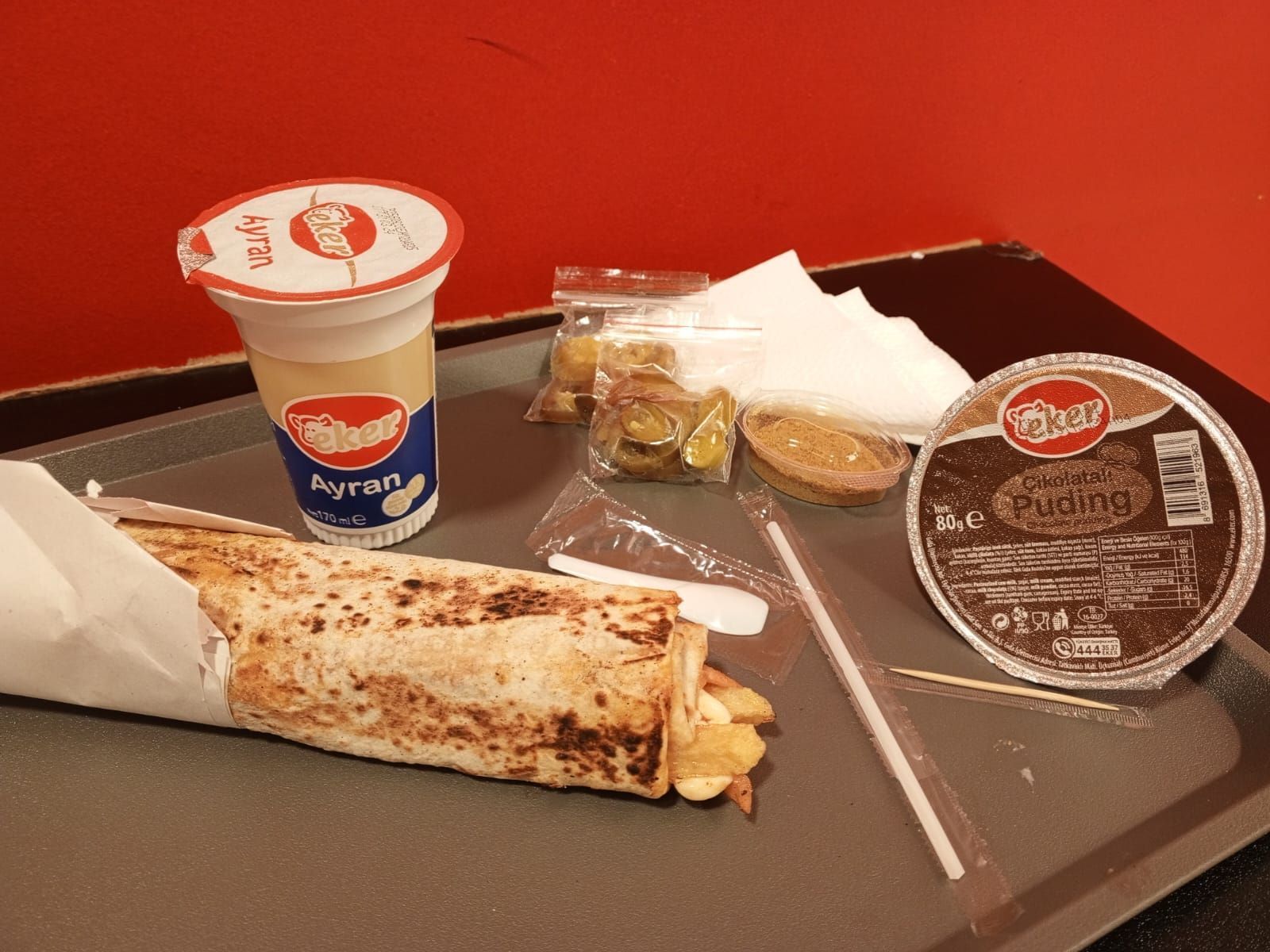 Bazuka Soslu Döner Menü 3 ( Ayran Tatlı )