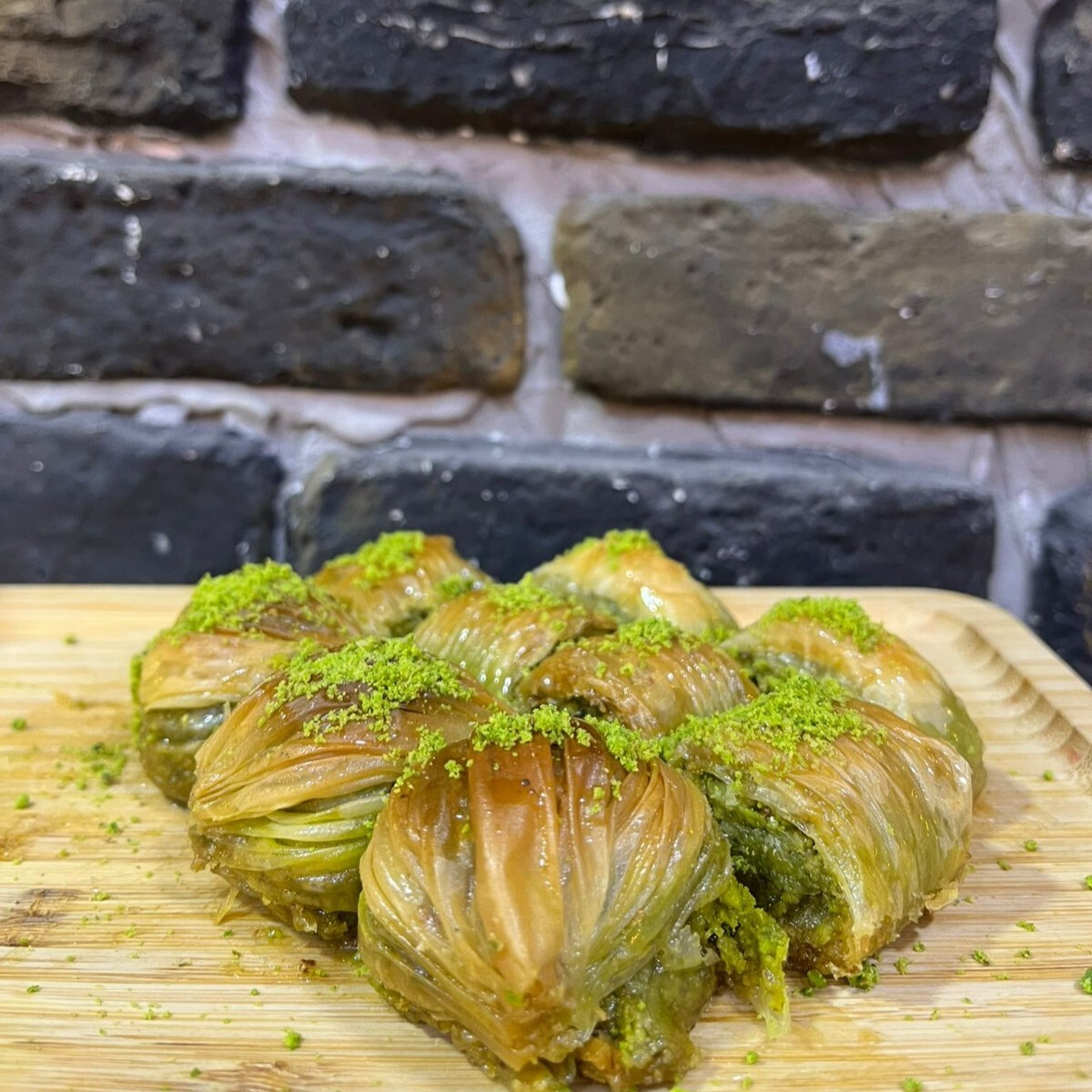 Tereyağlı Fıstıklı Midye (500 gr)