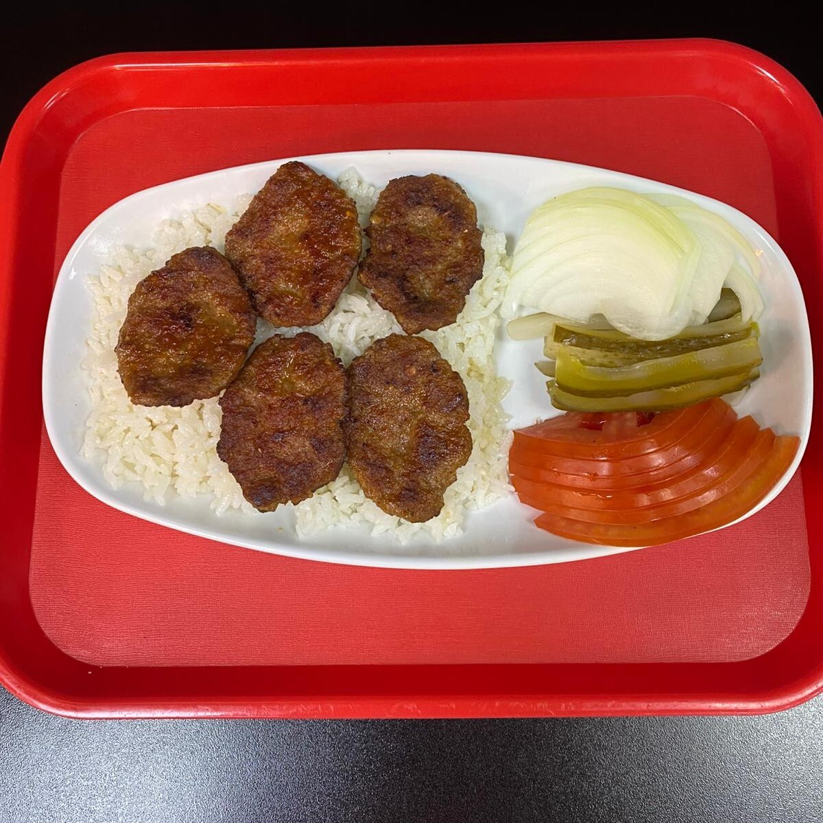 Tabakta Pilavlı Izgara Köfte (1,5 P.)