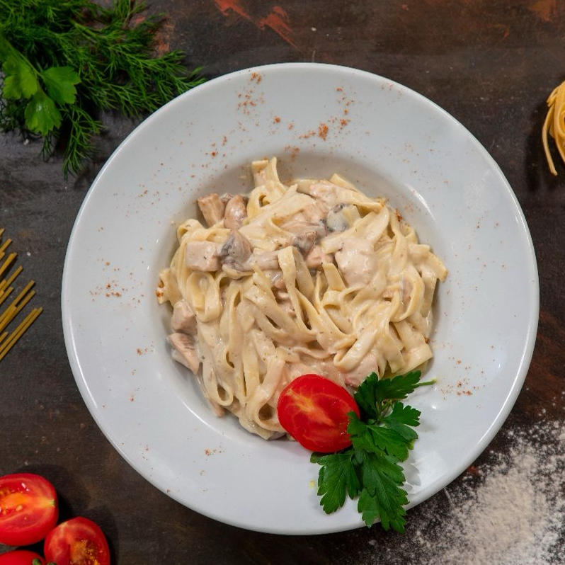 Pasta & Padella Acılı Fettuccine