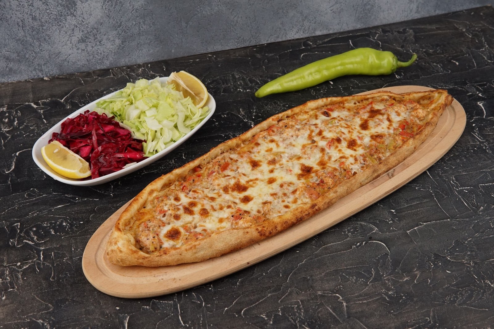 Tavuklu Kaşarlı Pide