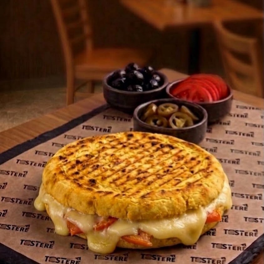 Bazlama Kaşarlı Domatesli Tost