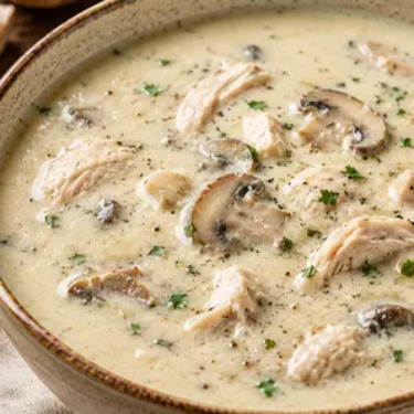 Kremalı Mantarlı Tavuk Çorbası