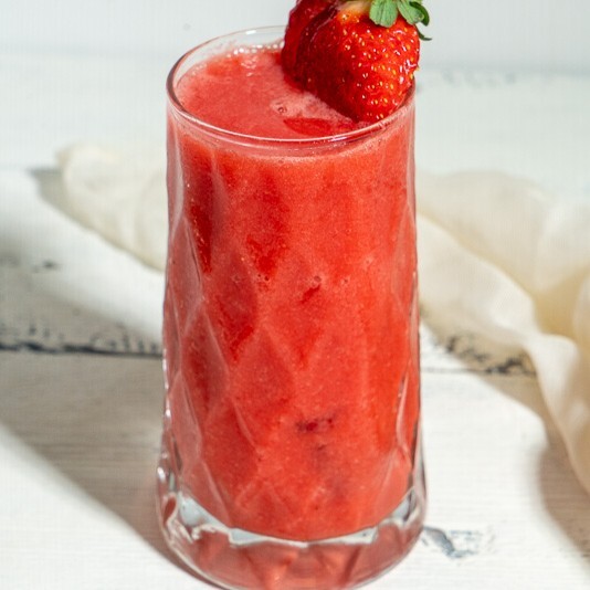 Çilekli Smoothie (Orta)