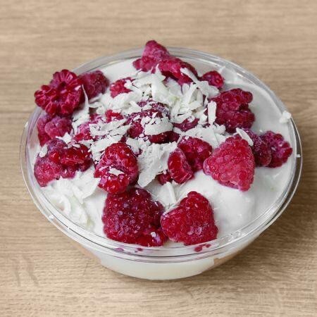 Beyaz Frambuazlı Profiterol