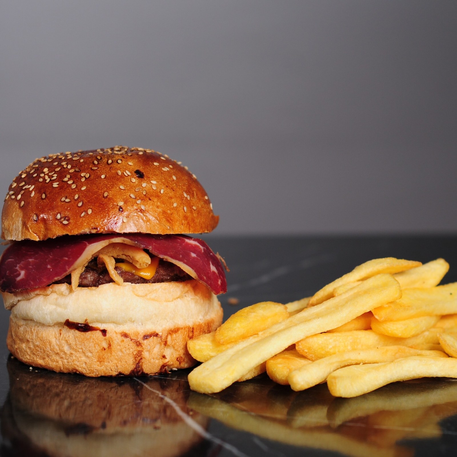 Pastırmalı Burger + Patates