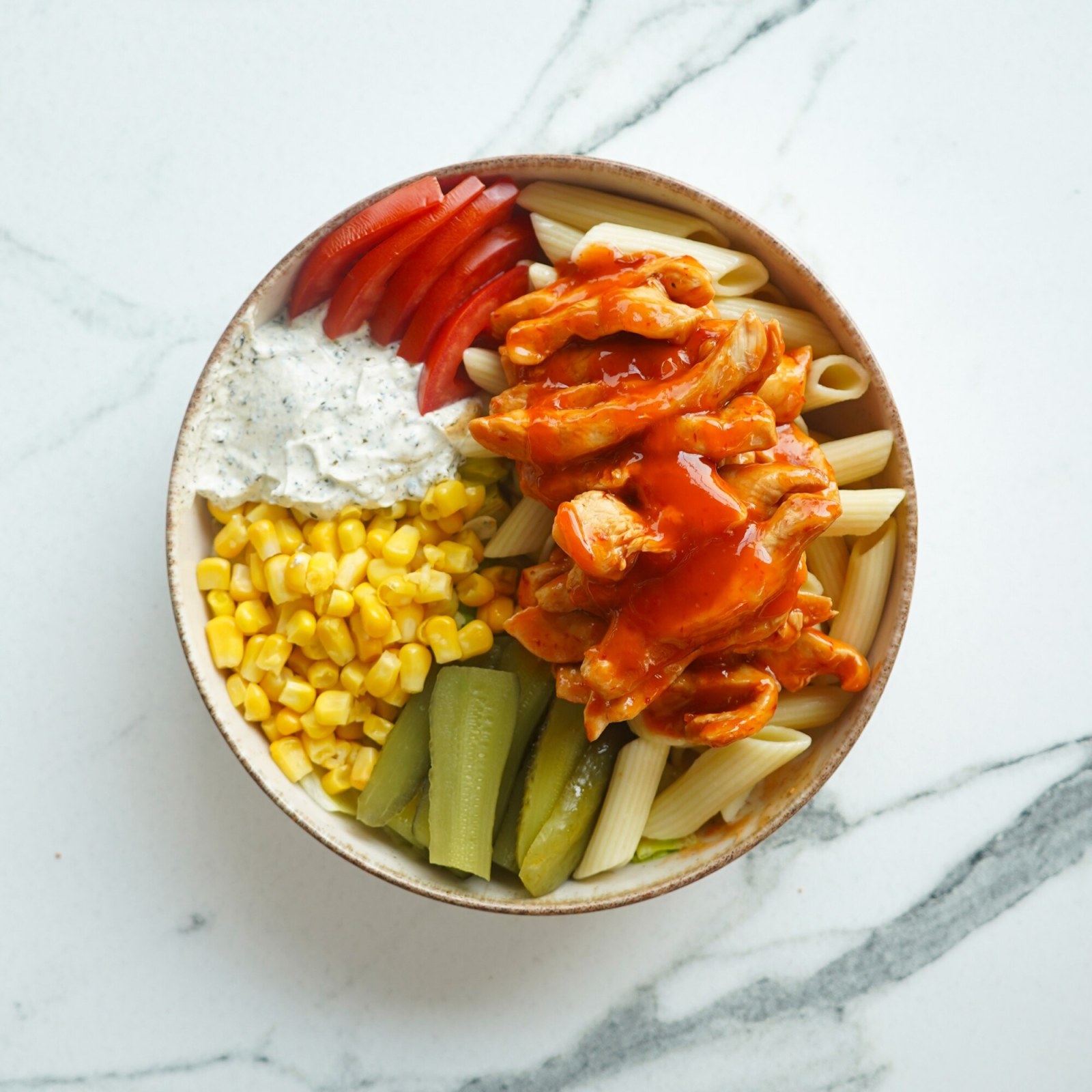 Acı Soslu Tavuk Makarna Bowl