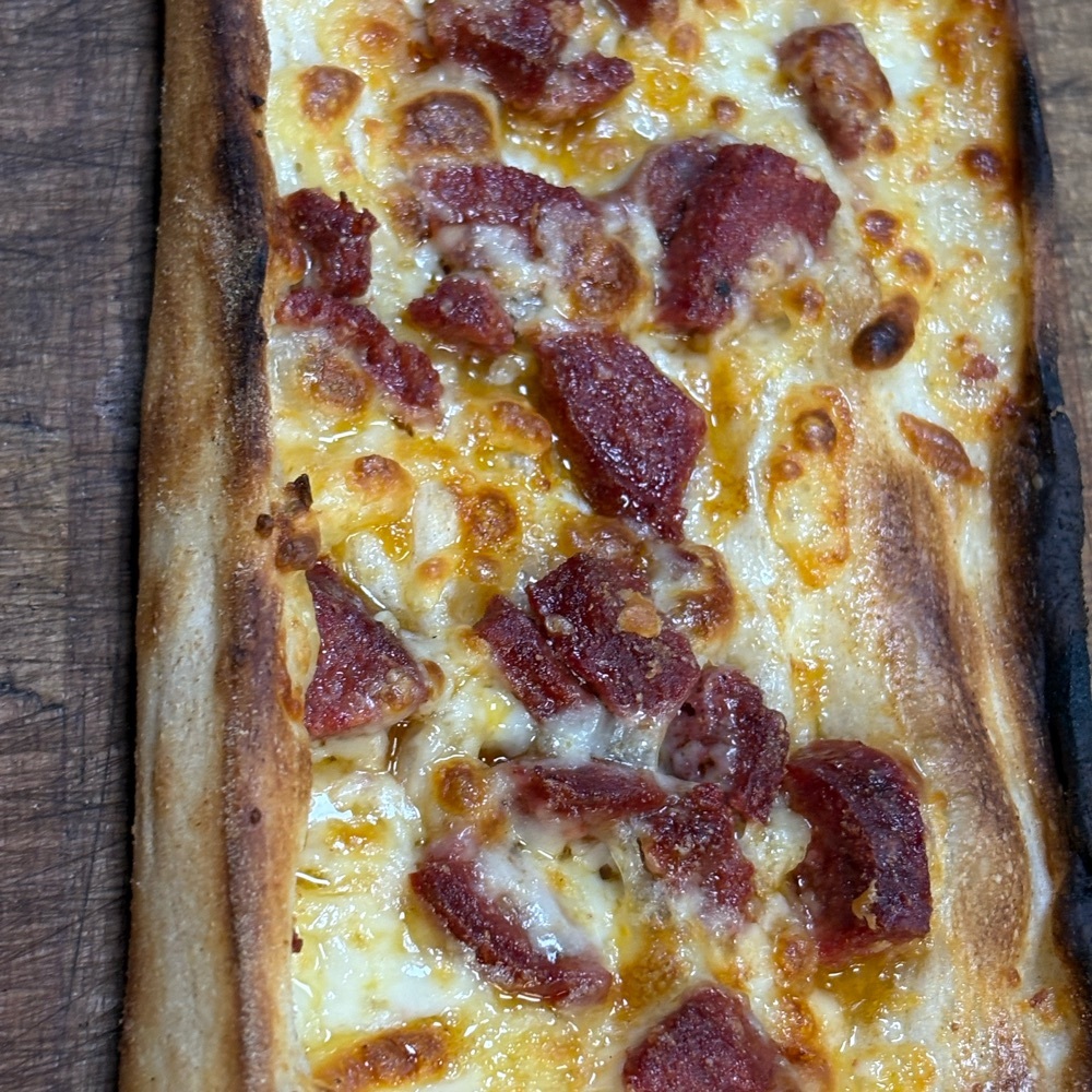 Sucuklu Yumurtalı Pide