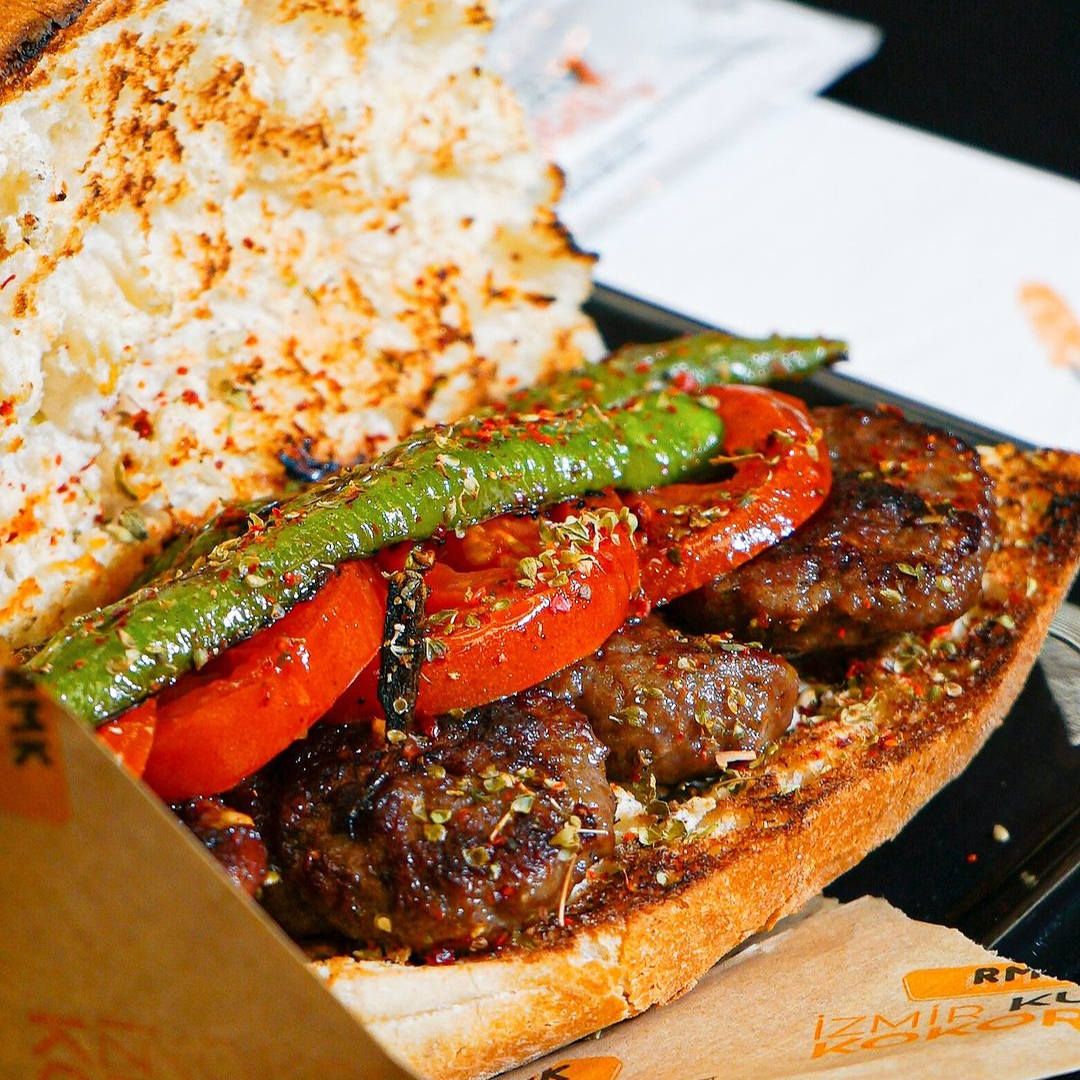 Yarım Ekmek Arası Köfte